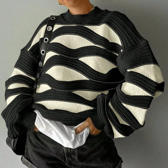 Black Casual Women's Round Neck Wave Stripe Color Long-Sleeved Knit Sweater - Picture 5 of 6